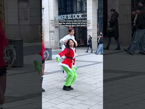 TICK TACK IN PUBLIC (Grinch version) #tick_tack  #kpopdance #dancecover #dance #ticktack #illit