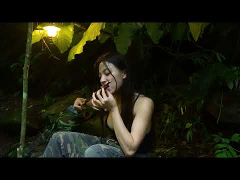 90 DAY SOLO OVERNIGHT CAMPING IN THE RAIN FOREST - RELAXING IN THE TENT WITH THE SATISFYING SOUND