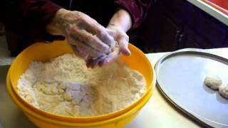 How to Make Momma's Homemade Biscuits