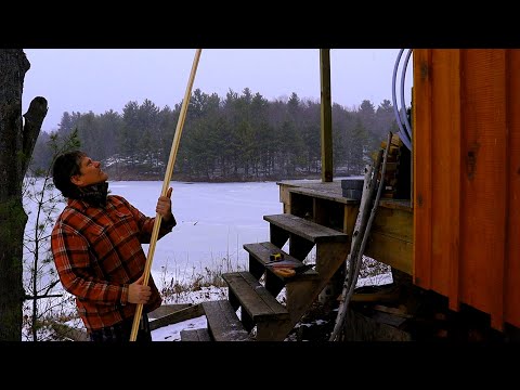 Off Grid Living in the Canadian Wilderness