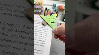 🎄DIY Christmas bookmark✨!? #christmas #diy #papercraft #cutecrafts #crafts #thingstodo ￼