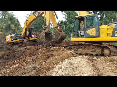 KOMATSU PC200-7, CATERPILLAR 320D TERJEBAK LUMPUR