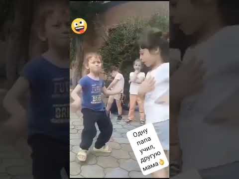 😉😁Улыбнитесь...Одну мама учила 💃 Другую папа ...