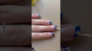 💅🌸Easy floral french tip nail art design #nailart2023 #naildesign #youtubeshorts #shorts