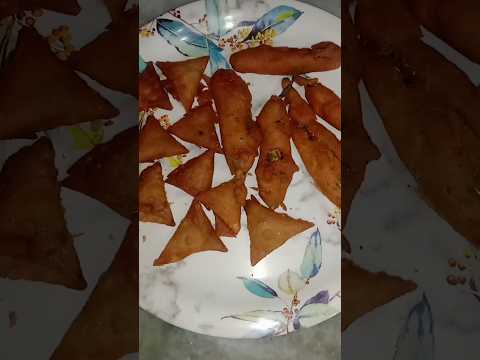 #Today snack #samosa and mirchi bajji #yummy #tasty #ytshorts #cookingchannel @SnigdaVantalu