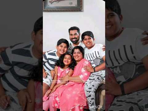 suraj venjaramoodu with family👨‍👩‍👧‍👦👨‍👦♥️#malayalam #actors#surajvenjaramood#family#shorts