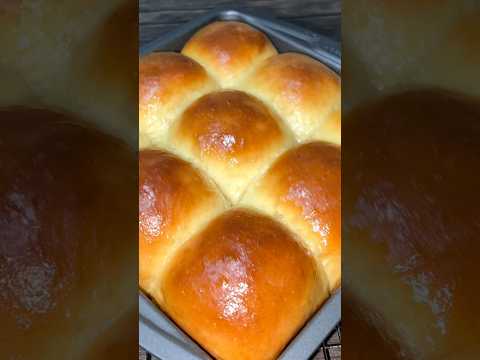 Fluffiest dinner rolls. Full recipe linked #dinnerrollsrecipe #eggbreadrecipe #dinnerideas