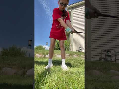 Rate my golf chipping form #feedback #golfgirl #chipping