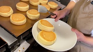 Fruits Souffle pancakes / Japanese Street Food