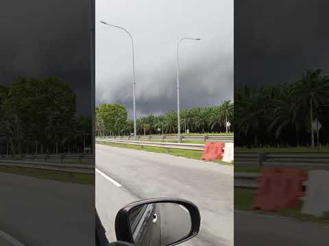 Kedah hujan setiap hari skarang. Hati2 semua #hujanlebat #awan #kedah