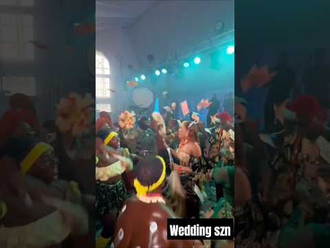 The igbos making it rain with money🤌 #wedding #naijabrides #weddingreception #igbobride #dance #love