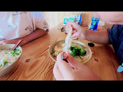 涠洲岛吃海鲜面和虾饼 #旅行vlog  #特色美食  #海鲜  #热爱生活