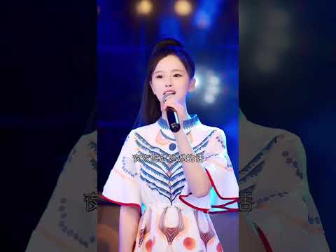 夜夜想起妈妈的话，闪闪的泪光鲁冰花！李翊君诺言翻唱。 Douyin chinese girl singing & Beautiful lady singing Live #音樂 #翻唱