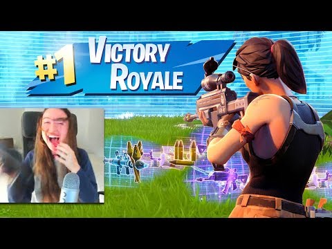 My FIRST SOLO WIN in FORTNITE! (FREAKOUT)