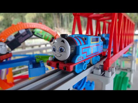 GOGO Thomas Plarail ☆ I played with my good friends Percy and Diesel on a spinning course!