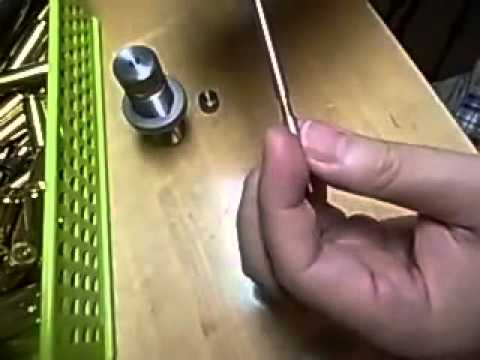 デキャッピングダイの分解清掃と組み立て / dismantle, cleaning and assembling of a decapping die