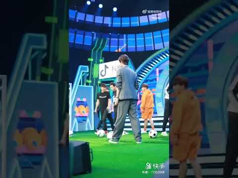 Wangyibo playing football in tian tian #shorts #wangyibo #yibo #daydayup #wangyibo王一博 #chinesestar