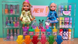 Claire's store! Elsa and Anna toddlers go shopping - Barbie dolls