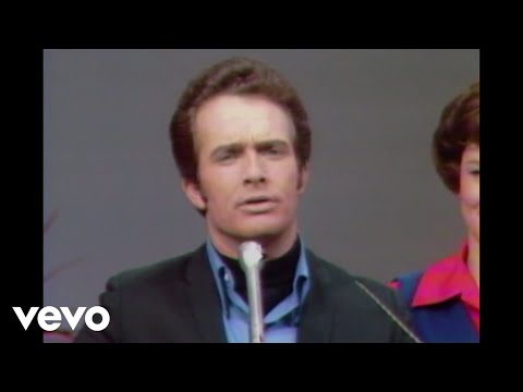 Merle Haggard - Okie From Muskogee (Live)