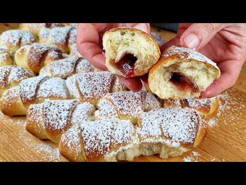 These fluffy mini crescents are amazing! Mini fluffy croissants with no butter and no machine