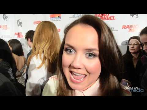 Jennifer Veal on Playing Debby Ryan's "Jessie" Nemesis