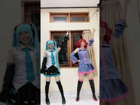 Kasane Teto & Hatsune Miku Cosplay • Vocaloid • IceTea Cosplayer ft Harada Rikka