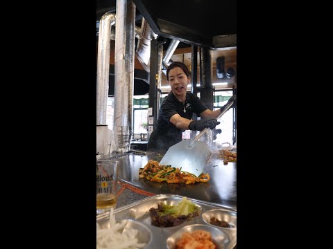 The famous extra-large iron plate pork belly in Korea