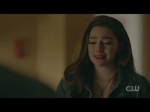 Legacies | ''I'm Klaus and Hayley's daughter'' | Hope tells Alaric the truth | 2x02