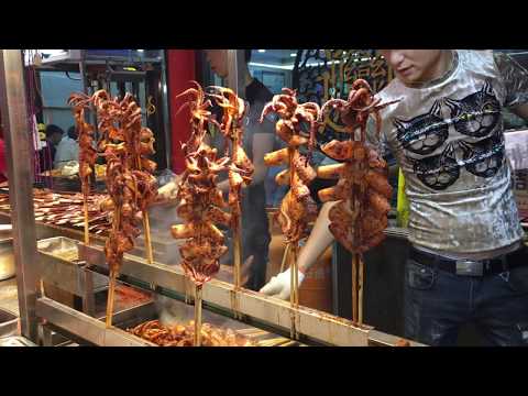 Xi'an Muslim Street, Night market - CHINA STREET FOOD!