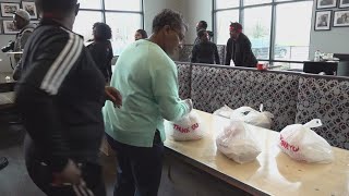 Kountry Kitchen giving away Christmas dinners to support Indy families