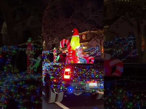 NYC’s most festive truck this holiday season! 🎄✨ Spread the cheer! 🚚 #HolidayVibes #NYCChristmas