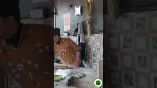 Best Amritsari Kulcha in Amritsar | Veggie Paaji #foodshorts #streetfood