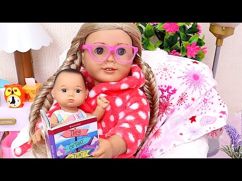 Mom and baby practice counting and colors! PLAY DOLLS