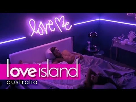 Grant and Tyla are falling in love Kissing each other | Love Island Australia (2018) HD