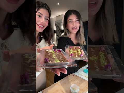 ‏Dubai Chocolate  مع أختي الكبيرة  @Mariam.Al.Haj93