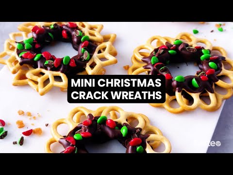 Delicious mini Christmas crack wreaths with only 4 ingredients!