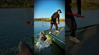 Japanese Girl Caught A Huge Fish😲