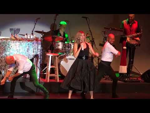 2024 12 15 Debbie Gibson - Jingle Bell Rock / The Christmas Song