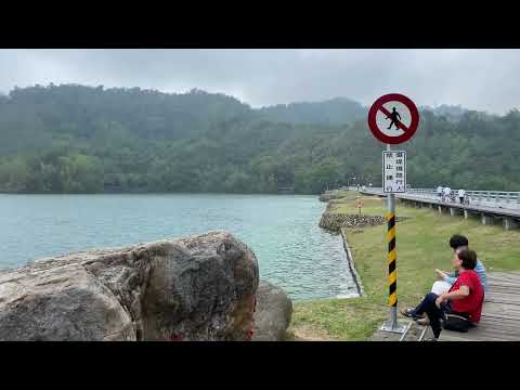 拜訪日月潭月老廟並且近走湖畔欣賞日月潭美麗的湖光山色Visit Yuelao Temple, and the beautiful lake and mountains of Sun Moon Lake