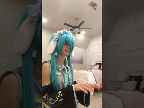 Shower reveal #vocaloid #hatsunemiku #miku #cosplay #silly #ashwolf323 #singing #shower