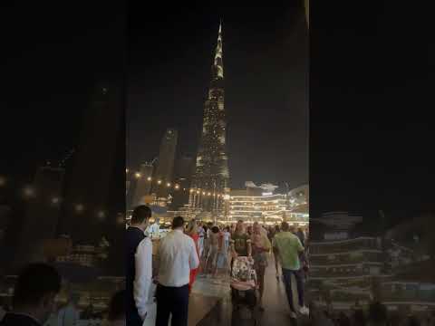 Glittering Burj Khalifa! Dubai Bling!