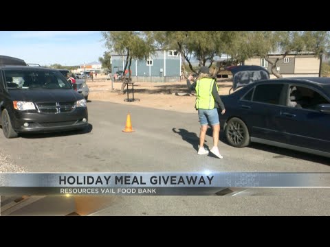 Tucson news - Vail community gathered today for a holiday meal giveaway