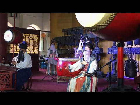 西安鼓楼看鼓乐编钟表演：古老民族乐器演奏经典曲目，国风醉人心