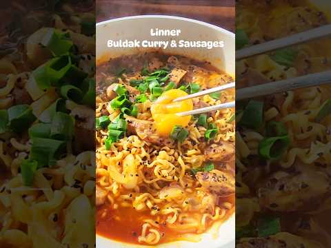 BULDAK curry & sausages? #buldaknoodles #asmrfood #foodasmrvideo #sausage #currysauce #asmrnoodles