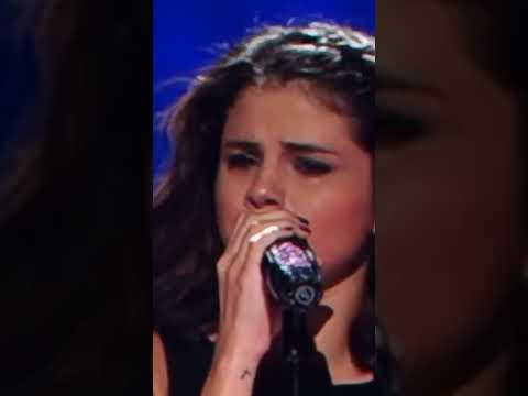 selana crying while singing😢     #selenagomez #shortvideo