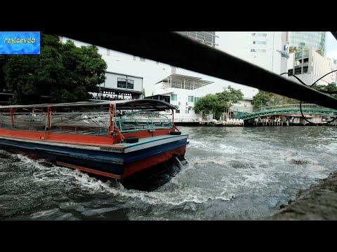 San Saeb Khlong Express Ferry boat in a U turn