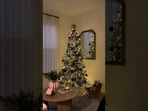 Sitting Room Christmas Tree Styling: Perfect Ideas for the Holidays!