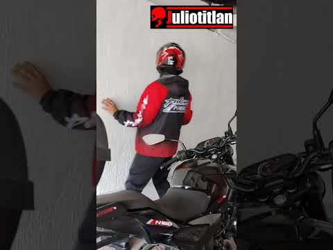 CUANDO TIENES MÁS DE 50 AÑOS Y ESTRENAS UNA MOTO  ... JULIOTITLAN...