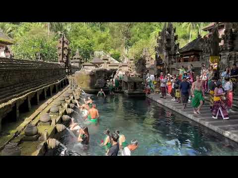 Đền suối nổi tiếng linh thiêng Tampak Siring (Tirta Empul Temple) By Phuot KCT