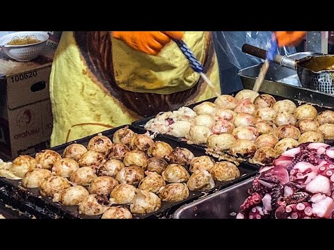 japanese street food - large takoyaki 大たこ焼き